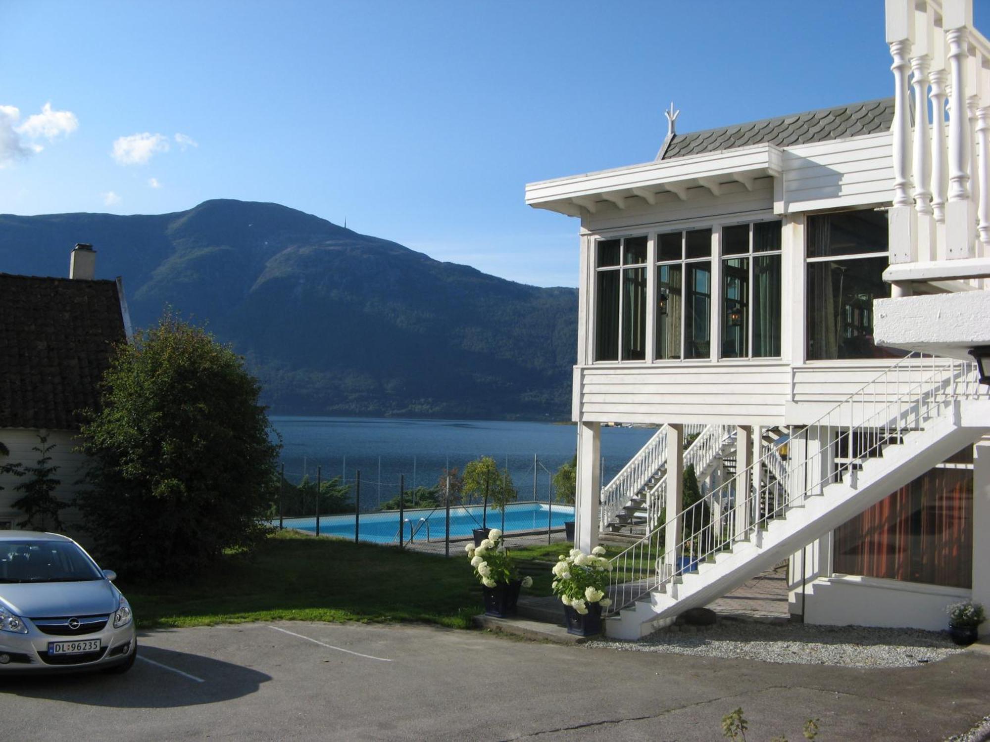 Hofslund Fjord Hotel Sogndal Exterior photo